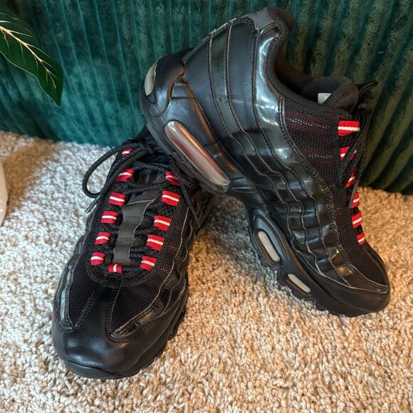 2010 Nike Air Max 95s Black and Red, Size 8 Good Condition - Picture 1 of 9